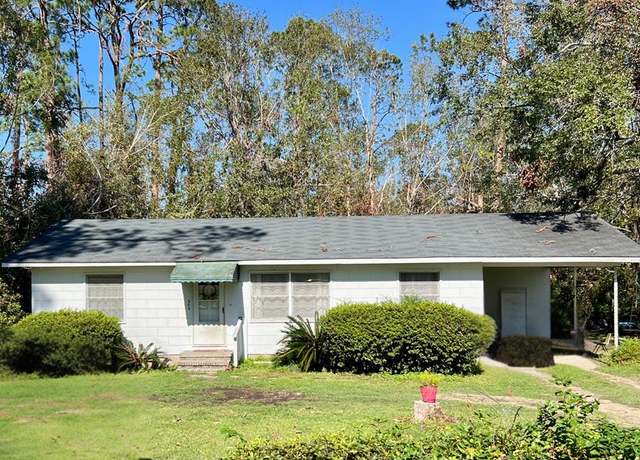 Property at 606 Randolph St, Valdosta, GA 31602, 4 beds, 2 baths