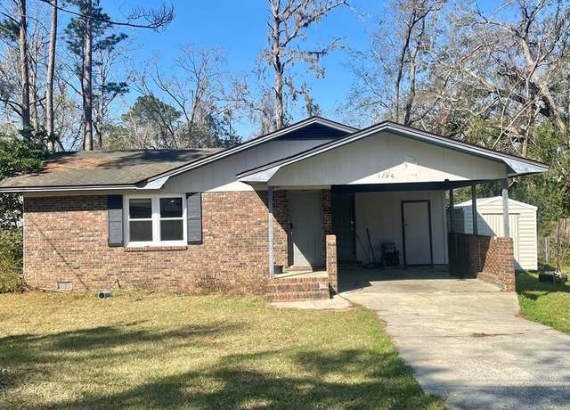 Property at 1796 Claudia Cir, Valdosta, GA 31602, 3 beds, 2 baths