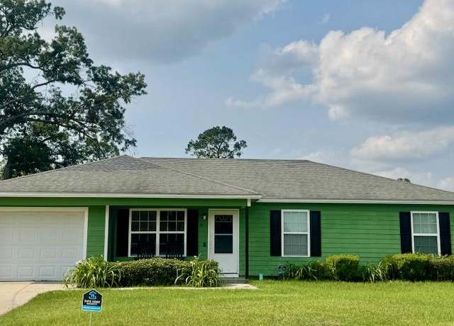 Property at 4 Martin Luther King, Jr. Cir, Valdosta, GA 31601, 3 beds, 2 baths
