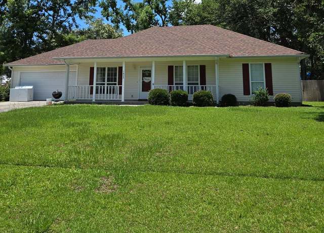 Property at 1405 Azalea Way, Nashville, GA 31639, 3 beds, 2 baths