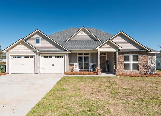 Property at 3908 Crusader Ct, Valdosta, GA 31605, 4 beds, 3 baths
