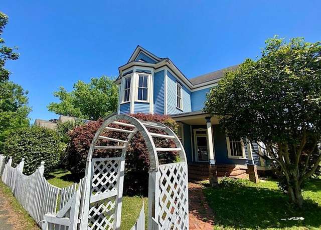 Property at 401 Park Ave,n Ave, Tifton, GA 31794, 4 beds, 2.5 baths