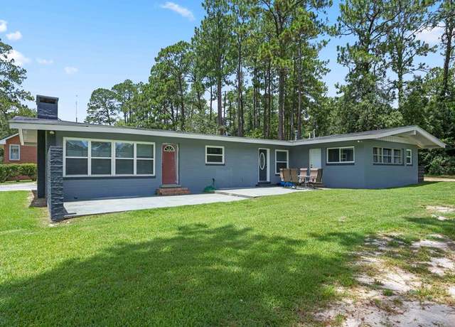 Property at 15 Pine Valley Cir, Moultrie, GA 31768, 3 beds, 2 baths