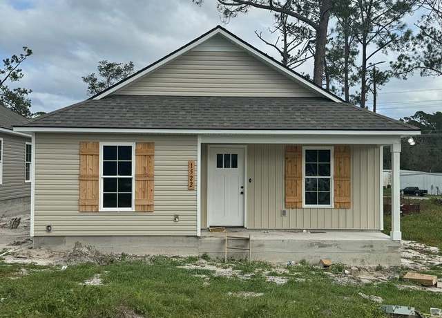 Property at 1522 Woodard St, Valdosta, GA 31601, 3 beds, 2 baths