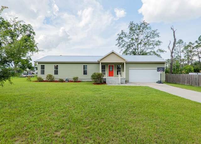 Property at 19 W Lee Ave, Lakeland, GA 31635, 3 beds, 2 baths