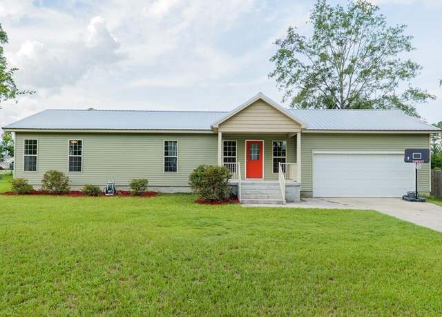 Property at 19 W Lee Ave, Lakeland, GA 31635, 3 beds, 2 baths
