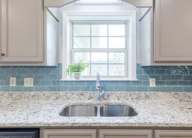 Property at 19 W Lee Ave, Lakeland, GA 31635, 3 beds, 2 baths