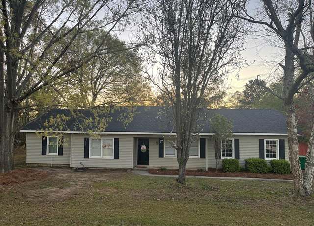Property at 2111 Gornto Rd, Valdosta, GA 31602, 3 beds, 2 baths