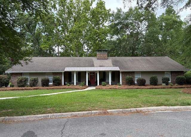 Property at 2406 Winding Way, Valdosta, GA 31602, 3 beds, 2.5 baths