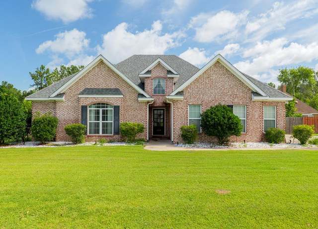 Property at 3515 Spence Dr, Valdosta, GA 31605, 3 beds, 2.5 baths