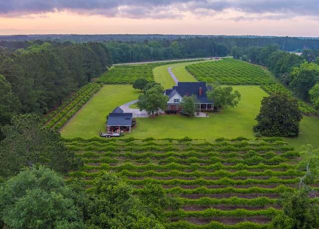 Property at 2421 Nashville Enigma Rd, Nashville, GA 31639, 4 beds, 4.5 baths