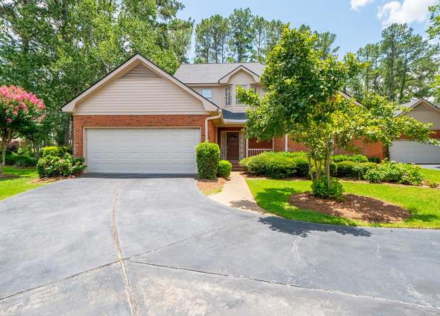 Property at 5 N Bellemeade Dr, Valdosta, GA 31602, 3 beds, 2.5 baths