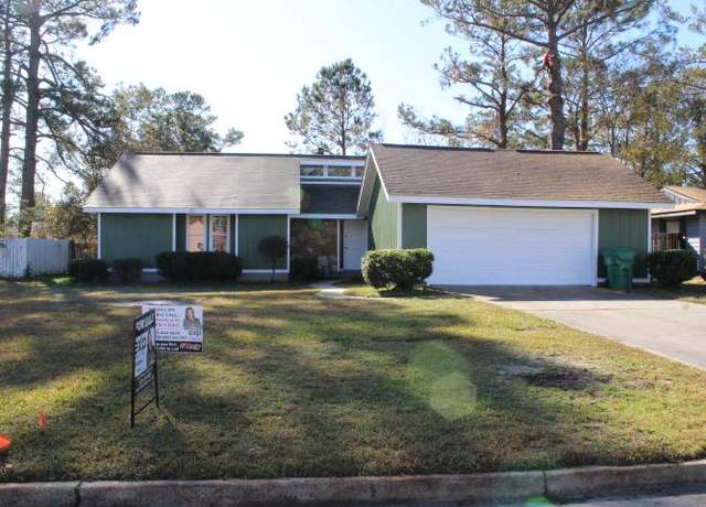 Property at 2005 Bradley Ave, Valdosta, GA 31602, 3 beds, 2 baths