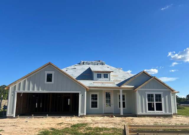 Property at 318 Barry Field Cir, Hahira, GA 31632, 4 beds, 2 baths