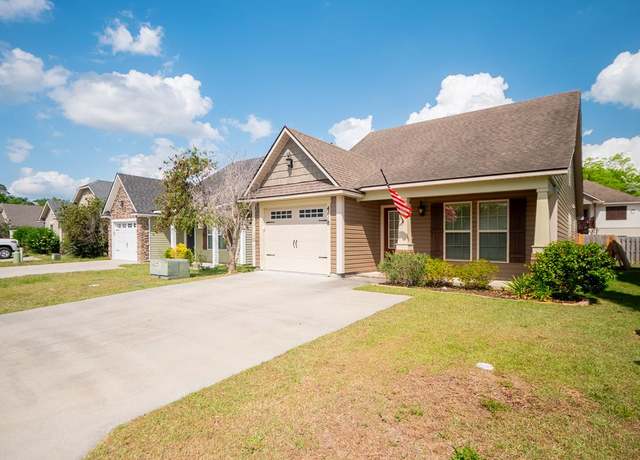 Property at 4118 Barrington Dr, Valdosta, GA 31605, 3 beds, 2.5 baths