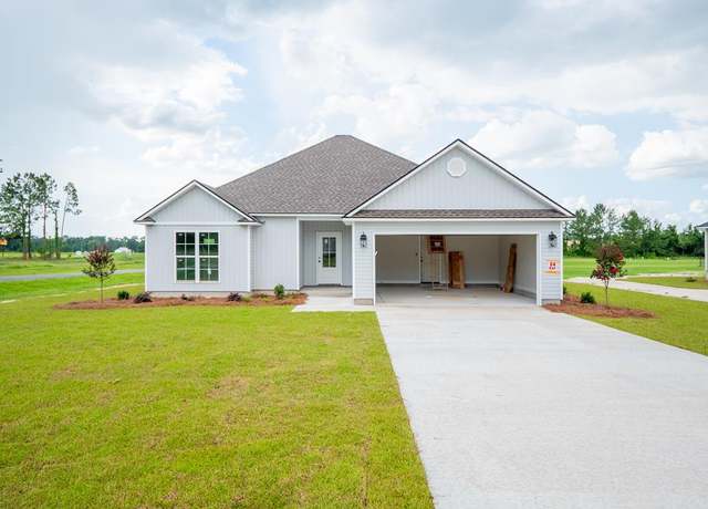 Property at 24 Ray Dr, Ray City, GA 31645, 3 beds, 2 baths