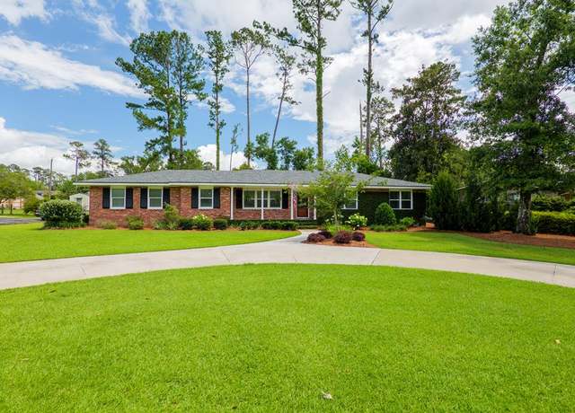 Property at 2417 Meadowbrook Dr, Valdosta, GA 31602, 3 beds, 2 baths