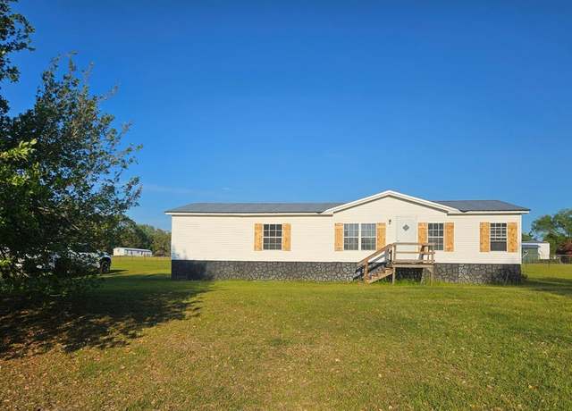 Property at 562 Patrica Ln, Ray City, GA 31645, 3 beds, 2 baths