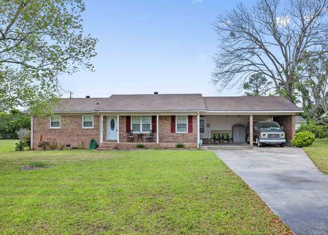 Property at 5004 Mulberry Pl, Valdosta, GA 31605, 3 beds, 2.5 baths