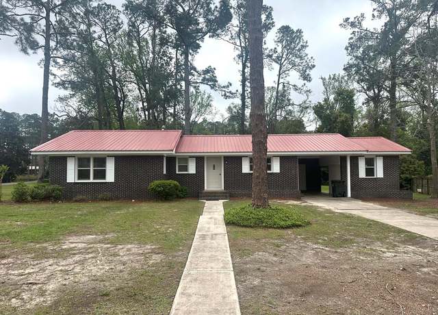 Property at 322 Magnolia Dr, Adel, GA 31620, 3 beds, 2 baths