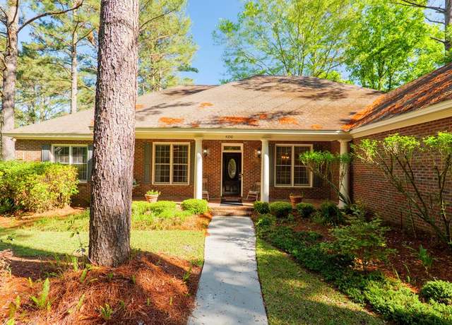 Property at 4850 Oak Arbor Dr, Valdosta, GA 31602, 4 beds, 3 baths