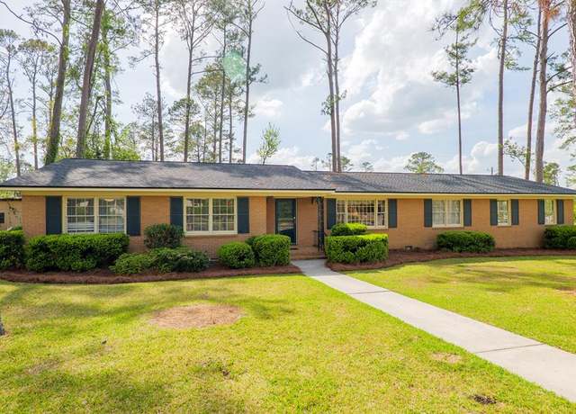 Property at 2218 Brighton Pl, Valdosta, GA 31602, 4 beds, 3 baths