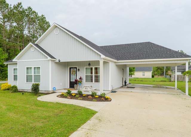 Property at 118 Oklahoma Cir, Adel, GA 31620, 3 beds, 2 baths
