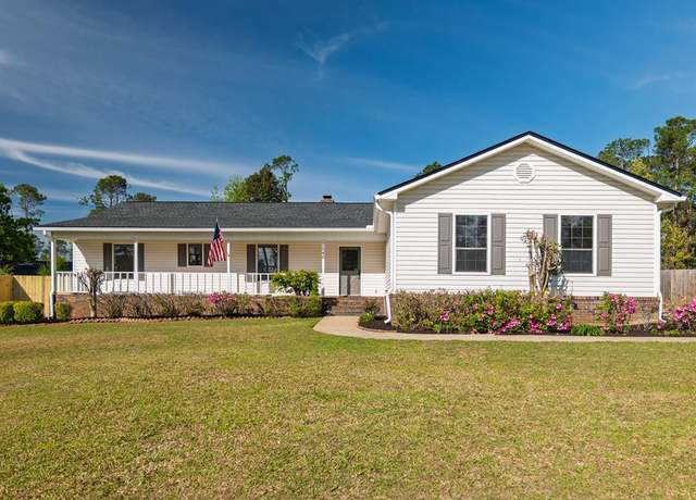Property at 2245 Oakgrove Cir, Valdosta, GA 31602, 4 beds, 2.5 baths