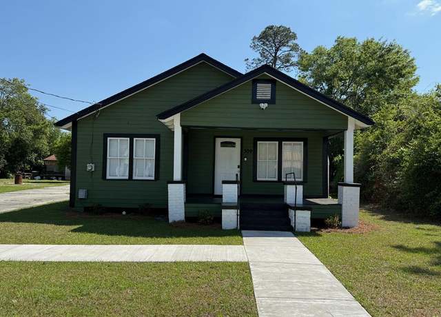 Property at 309 E Adair St, Valdosta, GA 31601, 3 beds, 2 baths