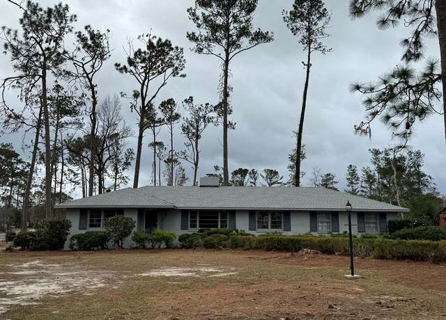 Property at 901 Pineridge Dr, Valdosta, GA 31602, 3 beds, 2.5 baths