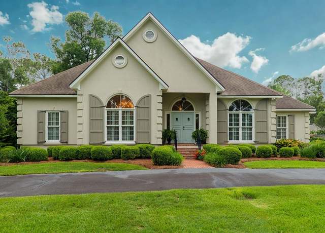 Property at 951 S Lakeshore Dr, Valdosta, GA 31605, 4 beds, 3 baths