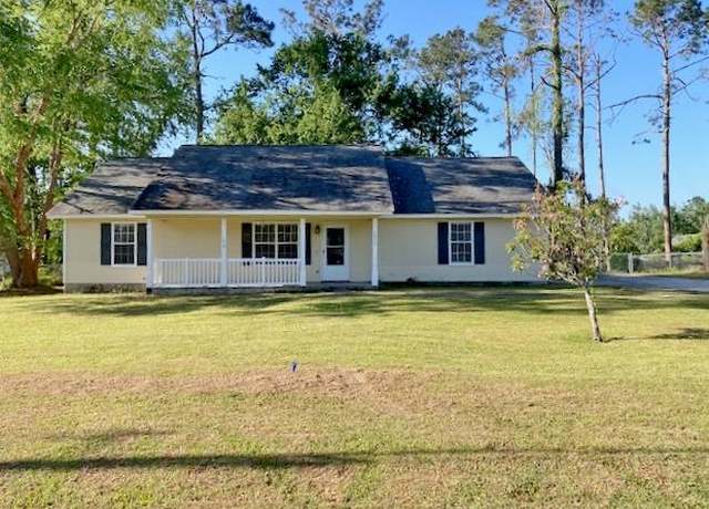 Property at 3832 Honeysuckle Dr, Valdosta, GA 31605, 3 beds, 2 baths
