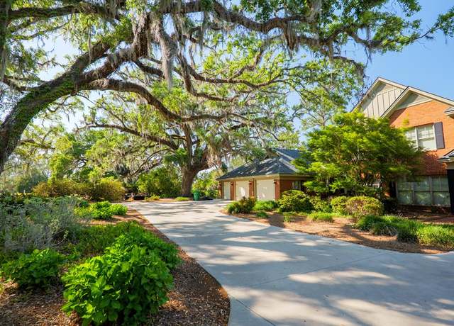 Property at 4111 Live Oak Cir, Valdosta, GA 31601, 4 beds, 3.5 baths