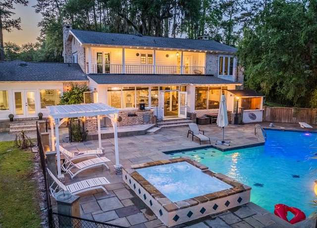 Property at 1148 N Lakeshore Dr, Valdosta, GA 31605, 6 beds, 4.5 baths
