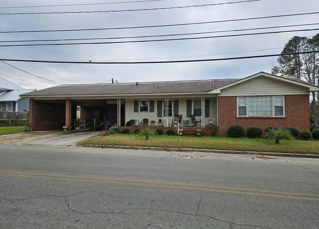 Property at 102 Avera Ave, Nashville, GA 31639, 2 beds, 2 baths