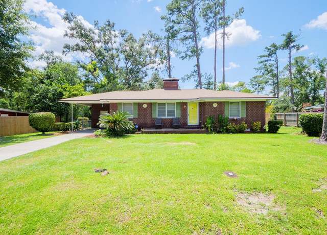 Property at 2320 Frederick Pl, Valdosta, GA 31602, 3 beds, 2 baths