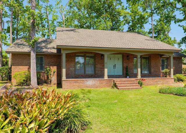 Property at 911 Williamsburg Dr, Valdosta, GA 31602, 4 beds, 2 baths