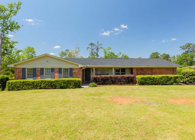Property at 7 Dogwood Cir, Valdosta, GA 31602, 3 beds, 2 baths
