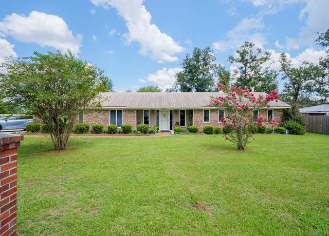 Property at 5202 Golf Dr, Lake Park, GA 31636, 4 beds, 2 baths