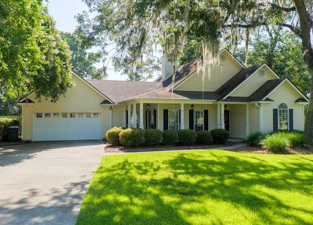 Property at 3747 Creekwood Dr, Valdosta, GA 31602, 3 beds, 2 baths