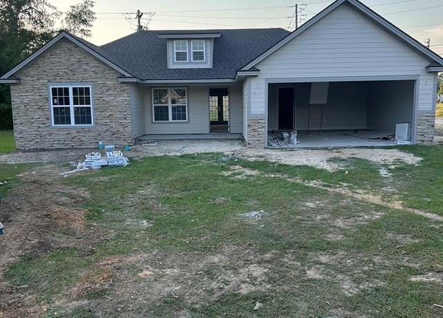 Property at 3903 Pecan Dr, Valdosta, GA 31605, 3 beds, 2 baths