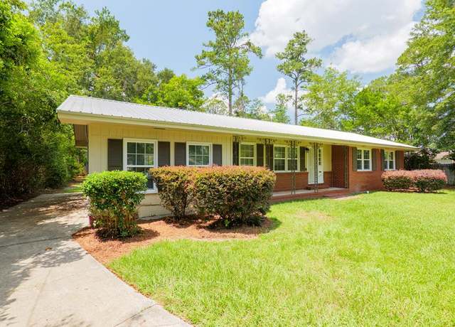 Property at 2112 Azalea Dr, Valdosta, GA 31601, 3 beds, 2 baths