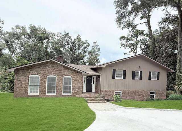 Property at 2316 Riverhill Dr, Valdosta, GA 31602, 4 beds, 2.5 baths