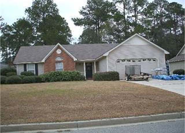Property at 918 Pinecone Cir, Valdosta, GA 31602, 3 beds, 2 baths