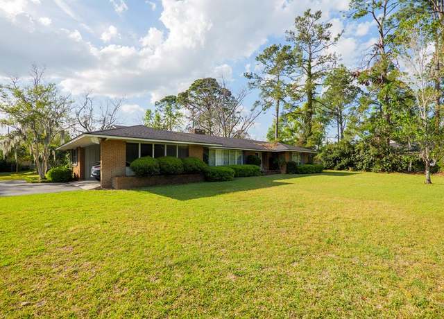 Property at 2524 Jerry Jones Dr, Valdosta, GA 31602, 4 beds, 2.5 baths