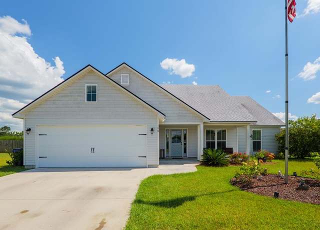 Property at 188 Cypress St, Ray City, GA 31645, 3 beds, 2 baths