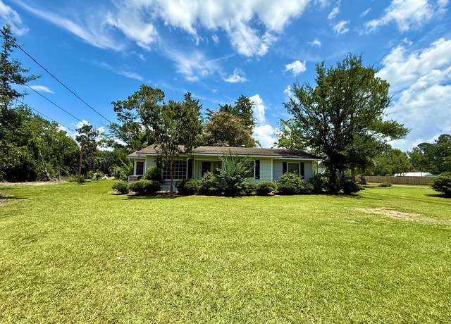 Property at 603 N Jackson St, Nashville, GA 31639, 3 beds, 1.5 baths