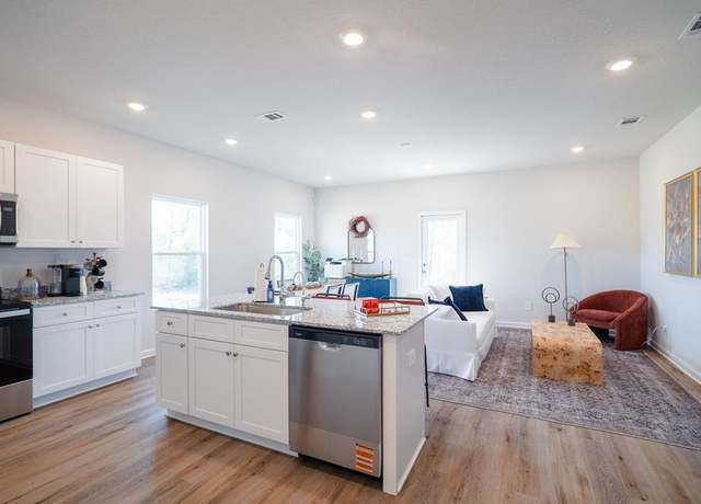 Property at 6015 Bemiss Towns Dr, Valdosta, GA 31605, 3 beds, 2.5 baths