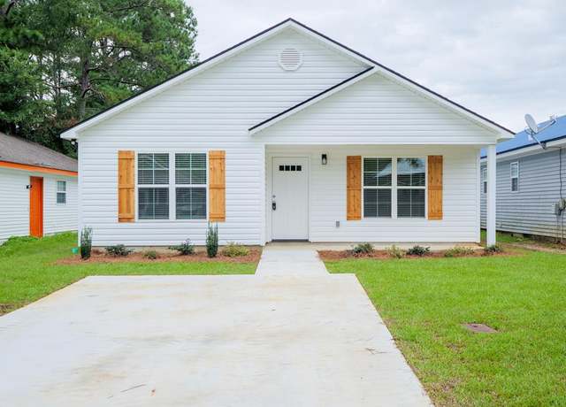 Property at 2531 Forrestwood Dr, Valdosta, GA 31602, 3 beds, 2 baths
