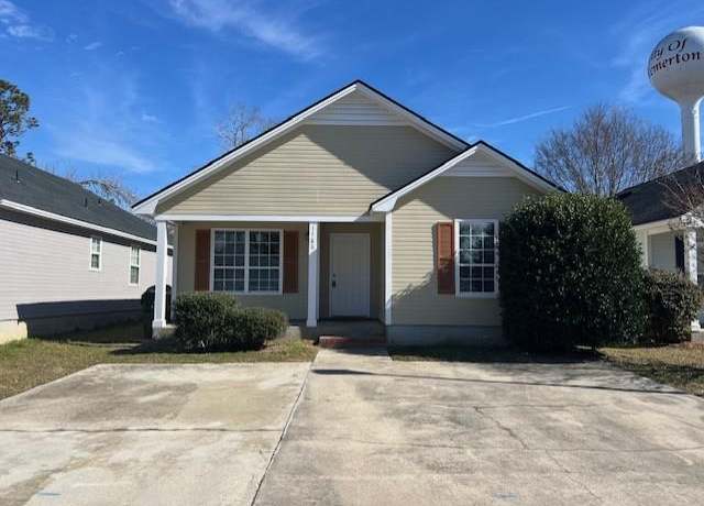 Property at 1788 Wayland Park, Valdosta, GA 31601, 3 beds, 2 baths